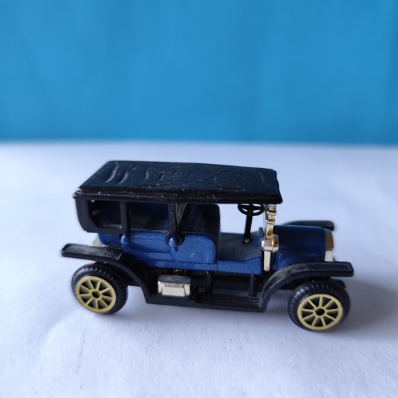 Vintage Reader's Digest High Speed Corgi Brougham Royal Blue Black Gold No. 214 - Picture 3 of 6